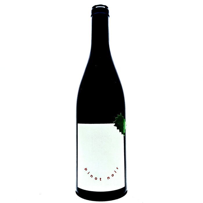 <p>Pinot Noir Demi John 2022<br>Sophie Evans</p>