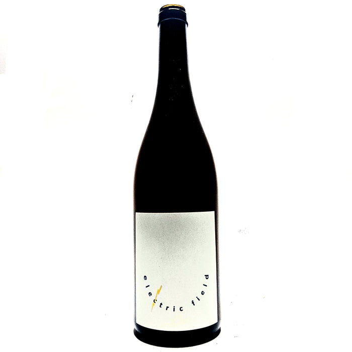 <p>Pinot Gris blend<br>Electric Field 2024<br>Sophie Evans</p>