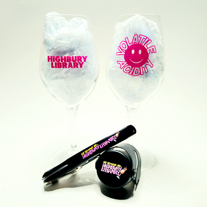 <p>10 Years of Highbury Library<br>Wine Accessory Bundle</p>
